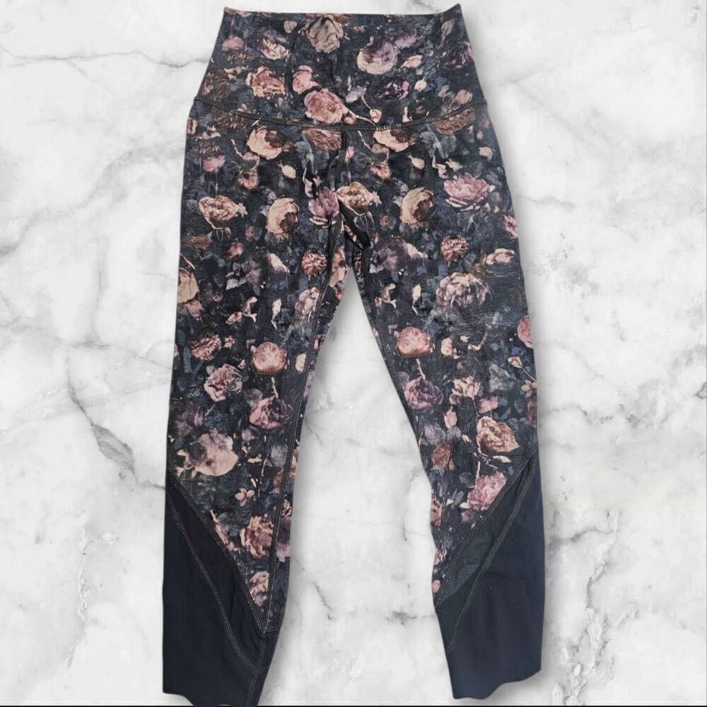 Lululemon Size 4 Floral Wunder Under Scalloped Hem